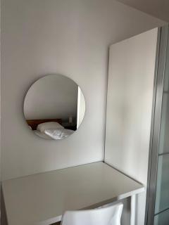 Zentrales, modernes Apartment mit Balkon, Küche & Garage - 4