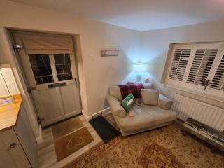 Cozy tucked-away Barn conversion in Matlock Green - 1