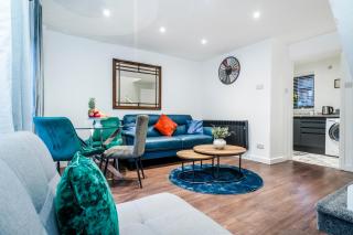 Entire House Private Garden, Free Wi-Fi and parking - Nottingham - 0