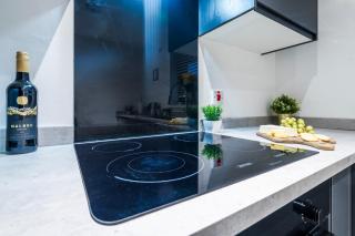 Sleeps 5 Entire House Near City Centre Free Parking Fast Wi-Fi & Private Garden - 2