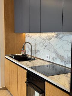 Two Bedroom Modern Seaview Apartment - 5