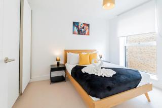 Spacious 4-Bed Townhouse near Birmingham City Centre - 3