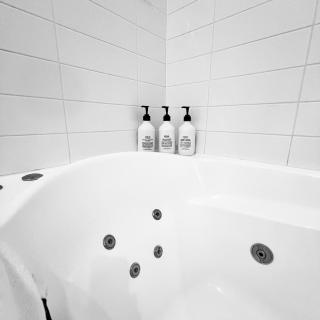 Loft Apartment In Central Byron Bay - 6