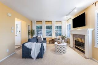 Free St Parking/Entire Local Family House/Sleep 8! - 1