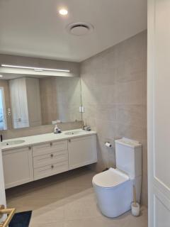 Belle Mer Beachfront Apartments - Self Serviced - 9