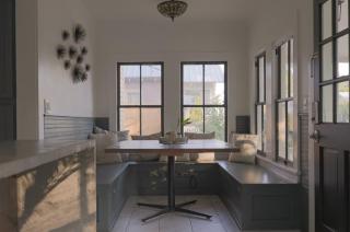 Steps from Live Music Venues-Guest Room Extended Stays - 1