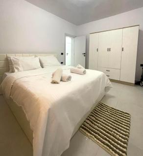 Heart of Fier Apartment - 2