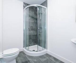 Salford Quays 4 Guests / Parking - 1