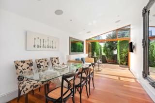 Luxury Colonial Terrace House in the Rocks - 9