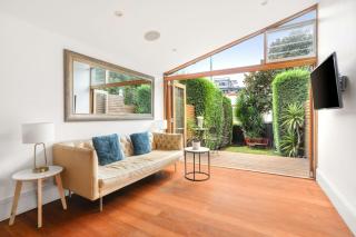 Luxury Colonial Terrace House in the Rocks - 5