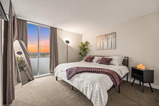 Luxury 2BR Apartment Near SeaWorld, Airport & Downtown San Diego - 9