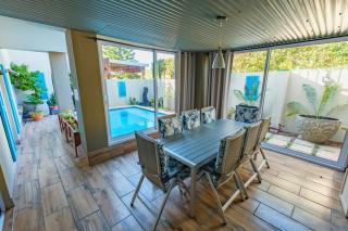 Vibe Beach House - 2