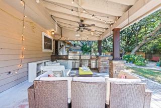 Gulf Breeze Retreat-Backyard Oasis Close to beach - 0