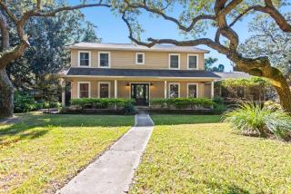 Gulf Breeze Retreat-Backyard Oasis Close to beach - 3