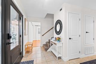 Gulf Breeze Retreat-Backyard Oasis Close to beach - 2