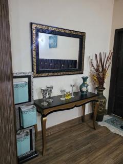 The Grand Home Stay King Beds And Stylish Interiors - 1