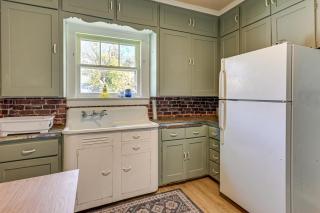 3 Mi to Dtwn Saginaw Cozy Family Home with Yard! - 1