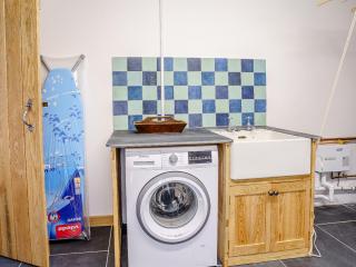 Y Glowty Newydd - Uk31701 - 1