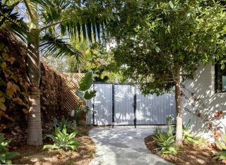 Abbot Kinney 2-Story Bungalow with Sauna and Plunge - 3