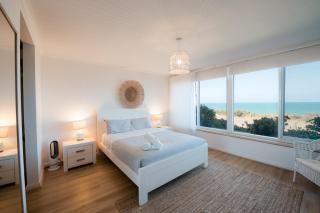 Grand Oceana - A Dual-unit Beachfront Getaway - 9