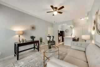 1BD Pool DFW South Irving I46 - 7