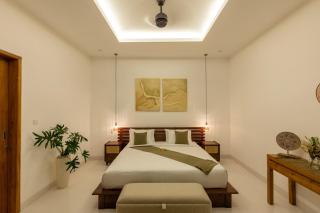 Villa Sunshyne - Modern Luxury 2BR Villa with Pool, Steps to the Beach - 7