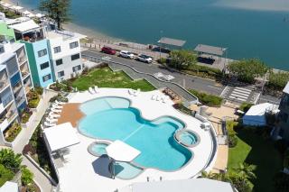 Seaside Solace at Caloundra Seaview 3BD Apartment - 9