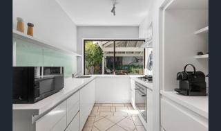 Coastal Beachfront Gateway in City Beach - Perth - 8