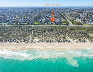 Coastal Beachfront Gateway in City Beach - Perth - 1