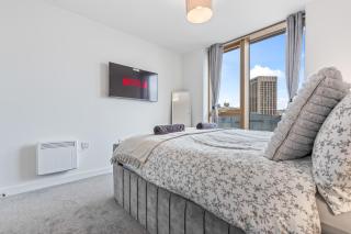 Modern Birmingham Hideaway - 3BR City Stay with Parking - 4