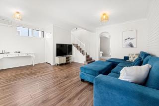 Shelleys - Pet Friendly - Short Walk to Beach - 1