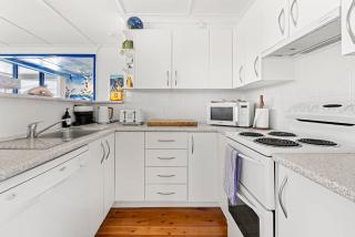 Shelleys - Pet Friendly - Short Walk to Beach - 6