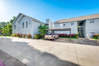 1BD Condo Pool South Irving I40 - 7