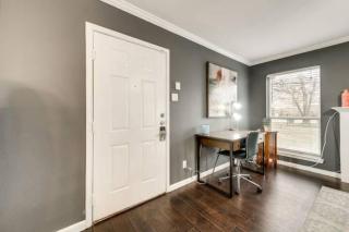 1BD Condo Pool South Irving I40 - 3