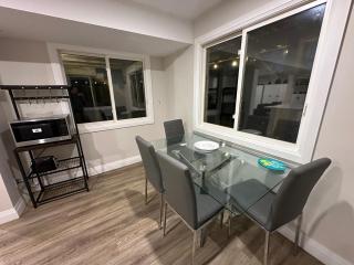 Spacious 2 Bedroom & 2 Bathroom Suit Near Fairview Mall & Waterloo Airport - 5