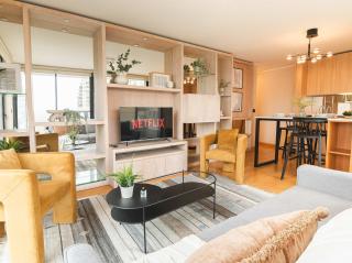 HOM l Las Condes 2D2B Metro Alcantara con Parking - 0