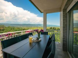 Katarina with pool & fantastic view - 9