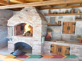 Eli Rustic with private pool - 4