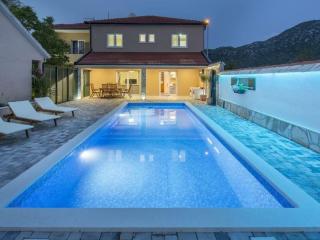 Zara with heated hydromassage pool - 1