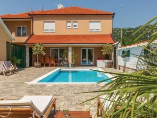 Zara with heated hydromassage pool - 6