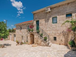 Buljanovi Dvori with private pool - 8