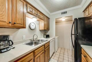 1BD Pool DFW South Irving I34 - 3
