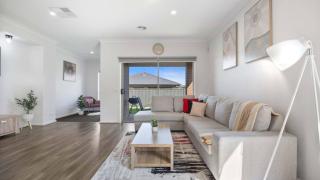 Modern Family Home - 5