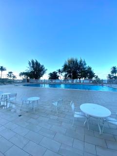 Downtown Beachfront Isla Verde Tropical Apartment - 8