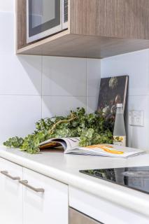 Bright & Cozy Duplex near Logan Central Comforts - 1