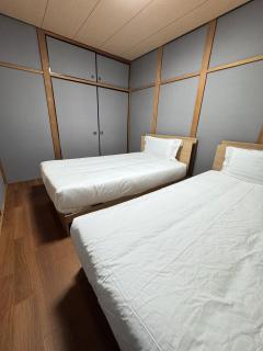 鳳玉出東 - 3