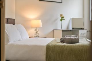 Central Hull Stay Self Check-In - 5