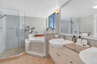 Panoramic Ocean View Sub-Penthouse Crown Surfers - 3