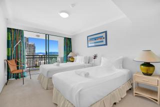 Panoramic Ocean View Sub-Penthouse Crown Surfers - 2