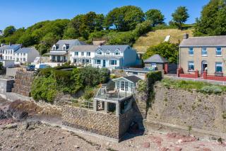Beach House Cottage - Milford Haven - 3